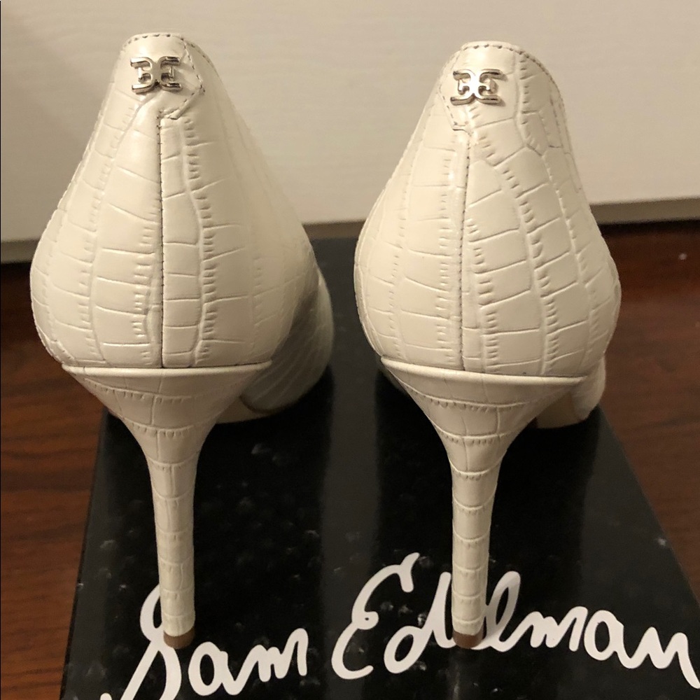 NWOT Sam Edelman Ivory Croc-Embossed Pointed Toe Leather Pumps - Picture 4 of 14